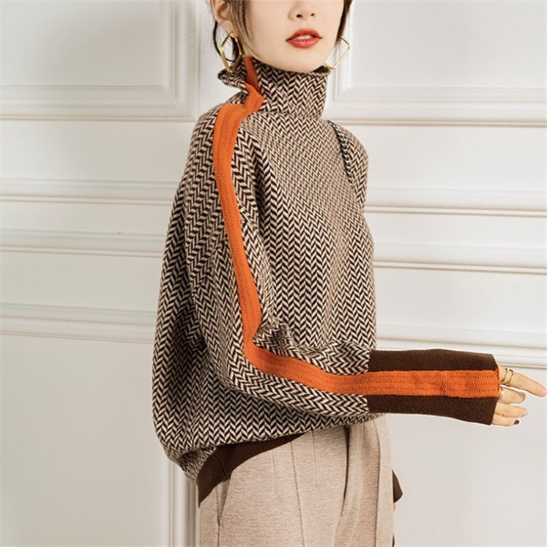 Suéter jaspeado de cuello alto para mujer con franja contraste, ideal para moda casual de invierno u otoño.
