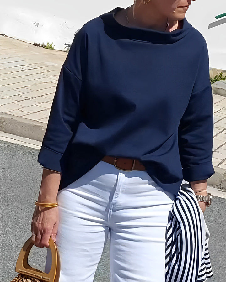 Camisa cómoda y elegante para mujer, cuello alto, ideal para un estilo versátil y moderno.