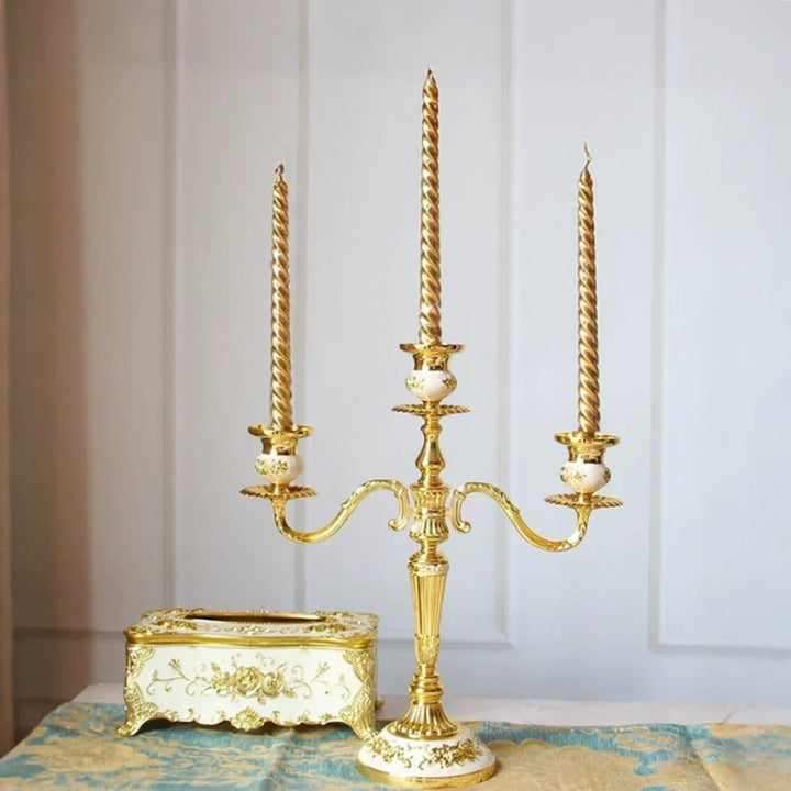 Lámpara de araña decorativa estilo europeo, dorado, porta velas de lujo para tu salón.
