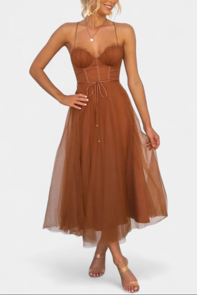 Vestido midi elegante Eileen para mujer, ideal para fiesta y cóctel.