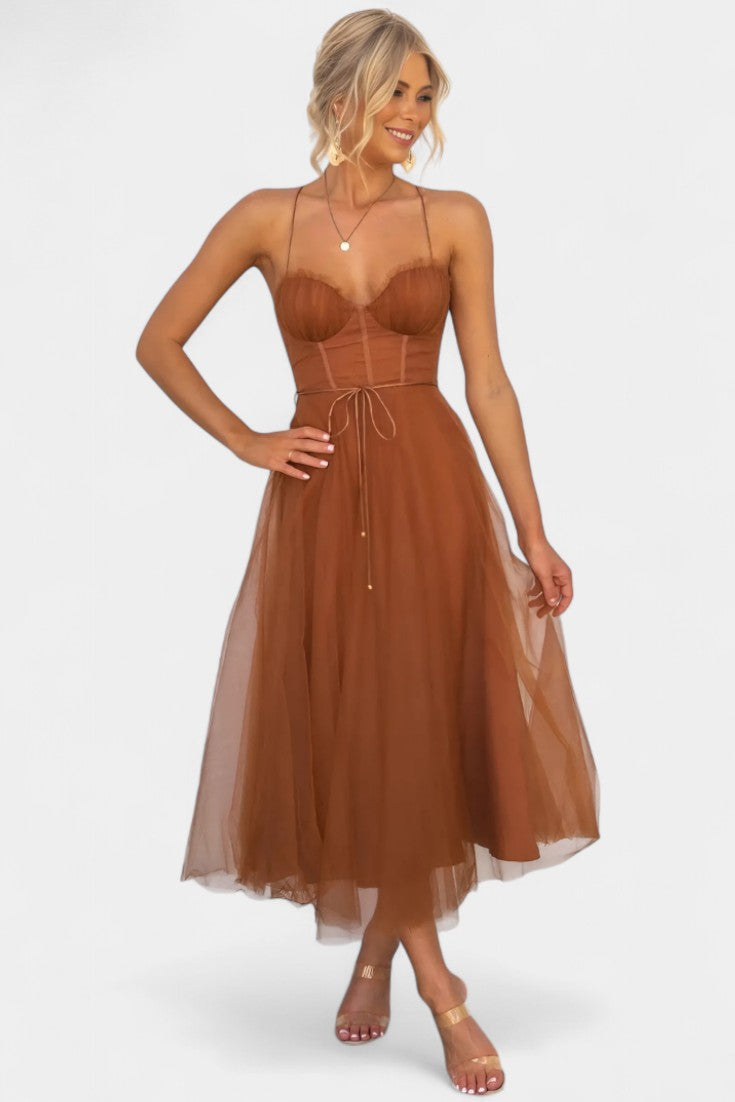 Vestido midi formal Eileen de mujer, perfecto para eventos de noche.
