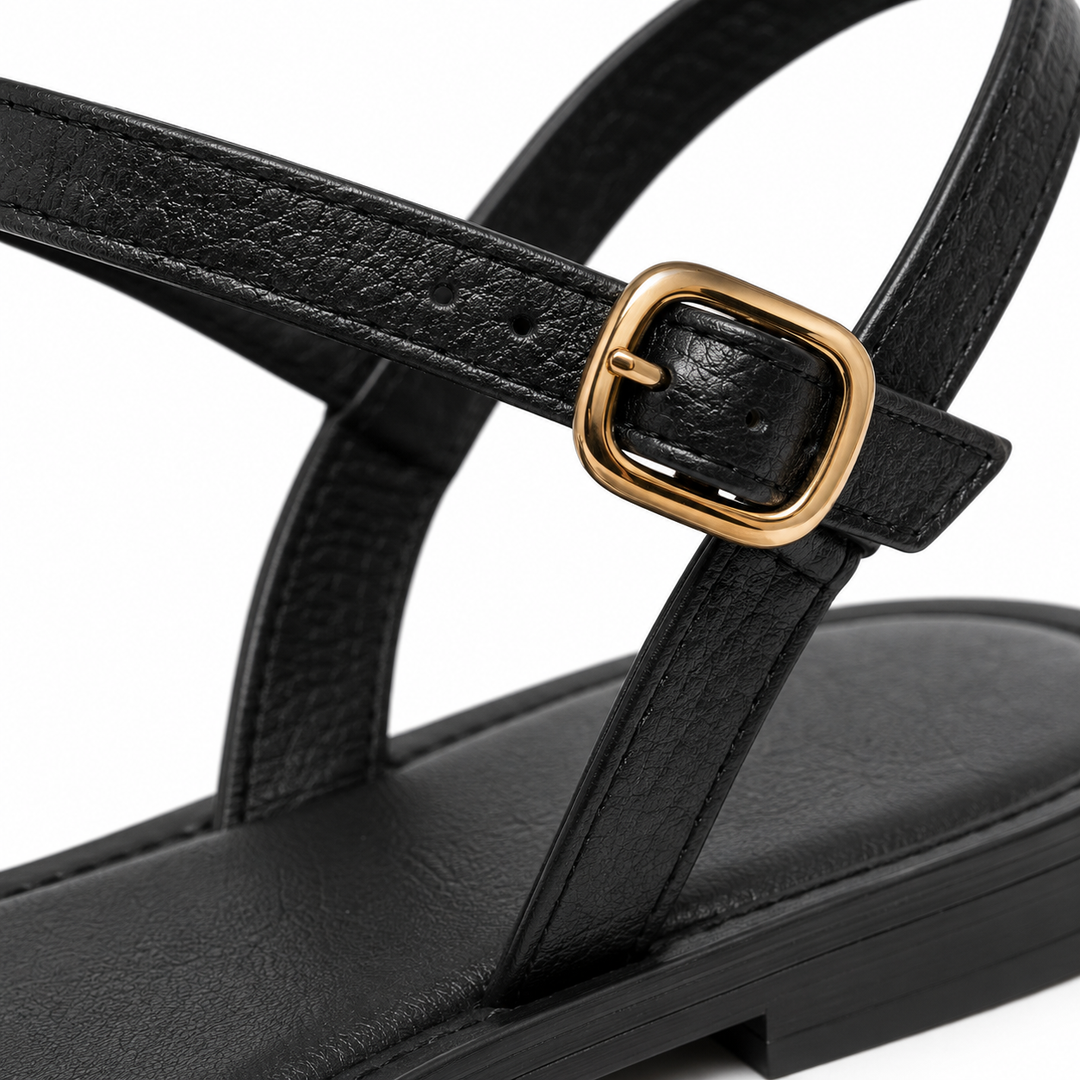 Atractivas sandalias negras de mujer con diseño de tiras entrelazadas, ideales para un calzado versátil y cómodo.