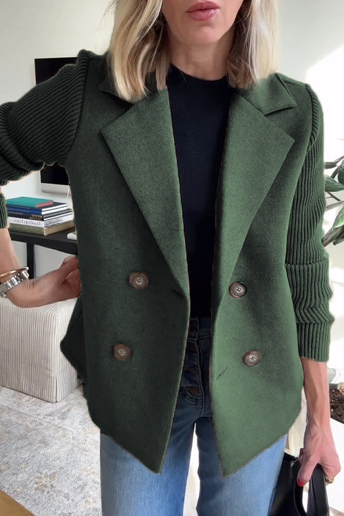 Chaqueta casual abierta de mujer. Moda femenina versátil, cómoda y chic.