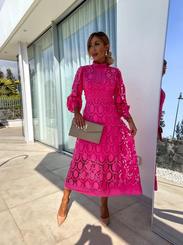 Vestido midi elegante mujer, cuello alto, manga larga, ideal fiesta.