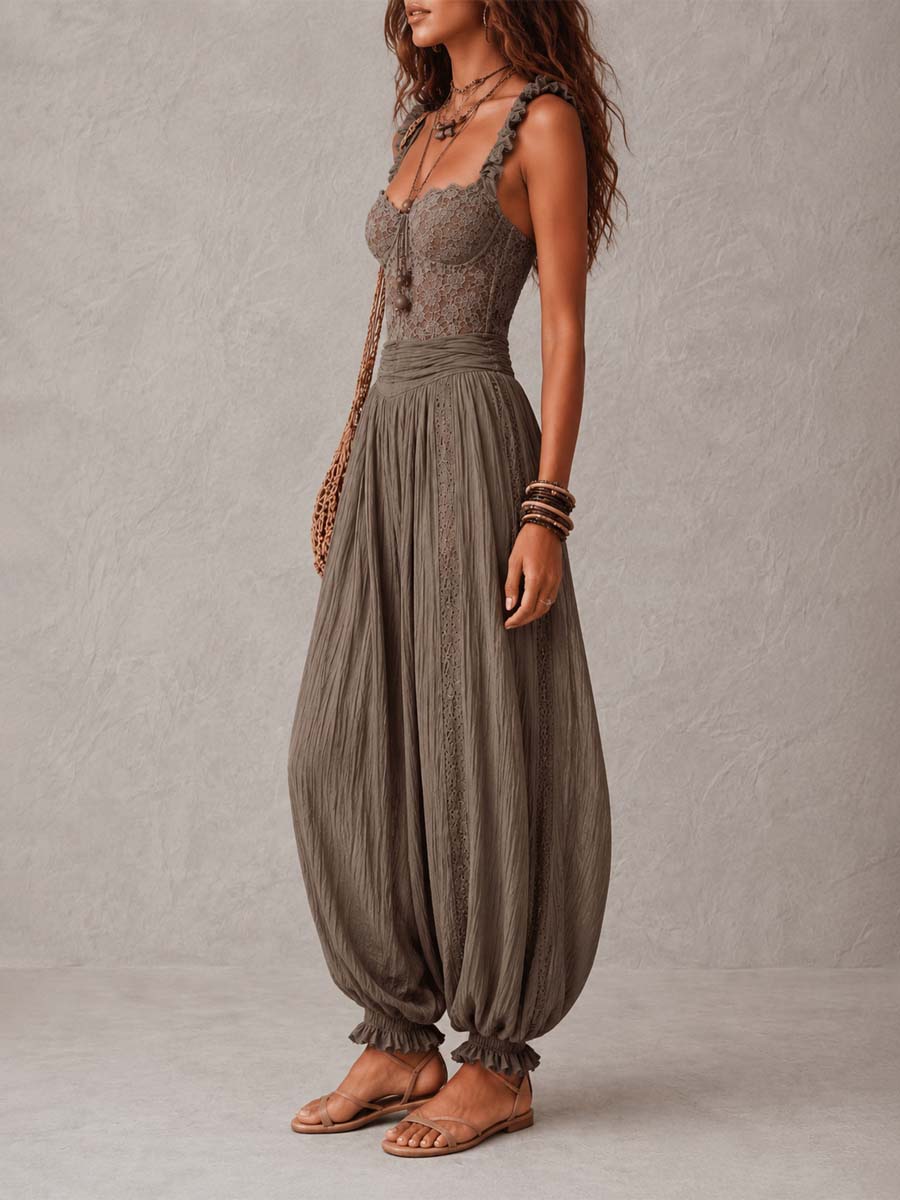 Atuendo romántico de encaje gris para mujer. Conjunto elegante de dos piezas, perfecto para fiestas.
