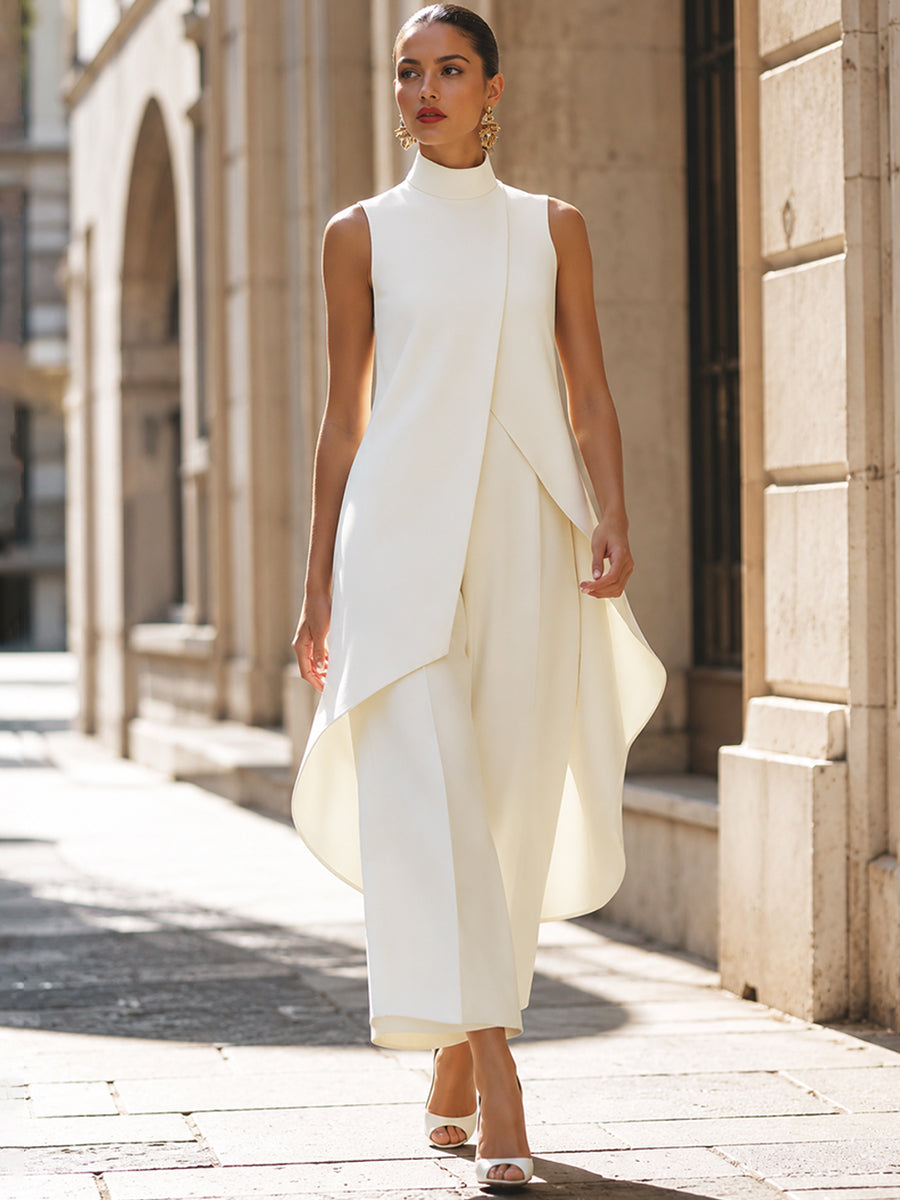 Conjunto de mujer dos piezas, espalda del top asimétrico y pantalón ancho. Ropa moderna y elegante.