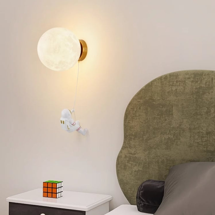 Lámpara de pared 3D de lujo, diseño moderno astronauta. Iluminación sostenible para hogar, decoración PLA.