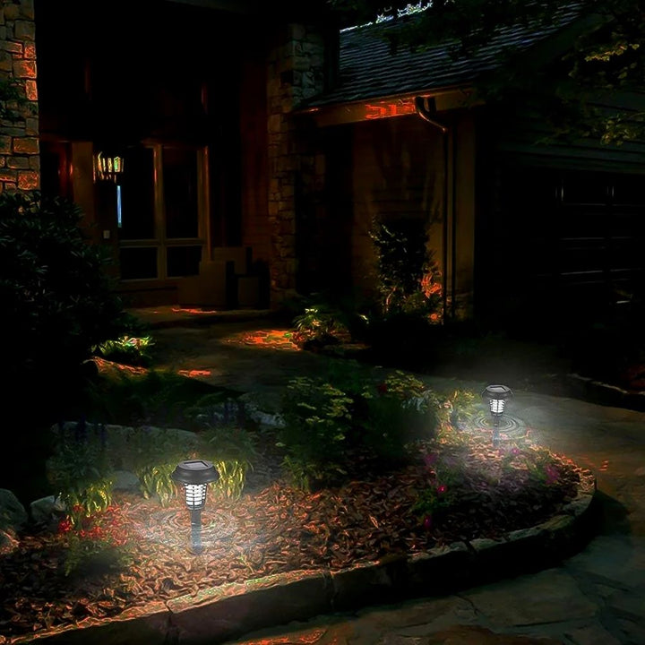 Exterminador de insectos solar para jardín. Lámpara LED antimosquitos con luz UV y batería solar.