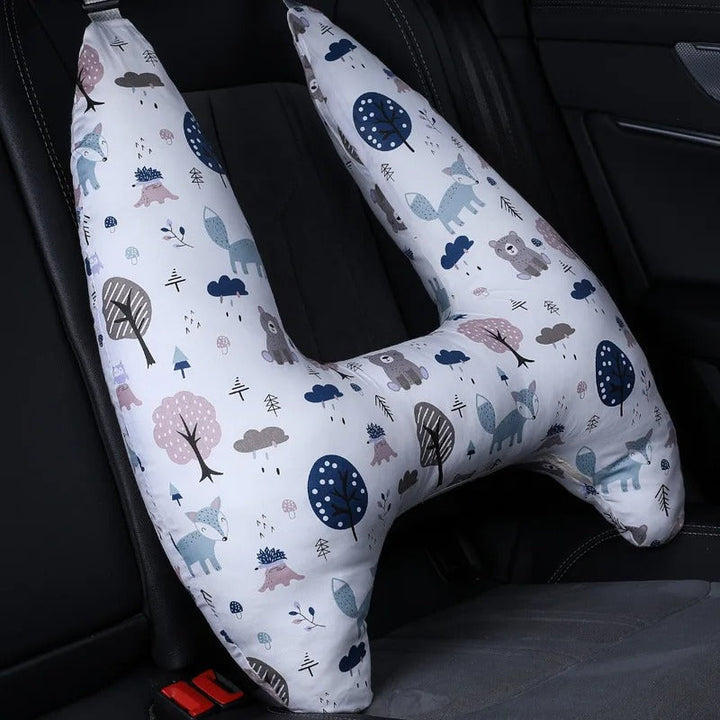 Descanso en movimiento: almohada de viaje universal. Comodidad para niños y adultos en cualquier transporte.