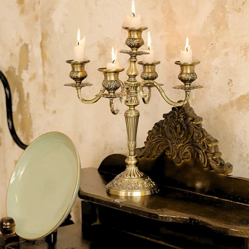 Candelabro elegante estilo europeo, aleación metal plateado, para velas, crea ambiente romántico.