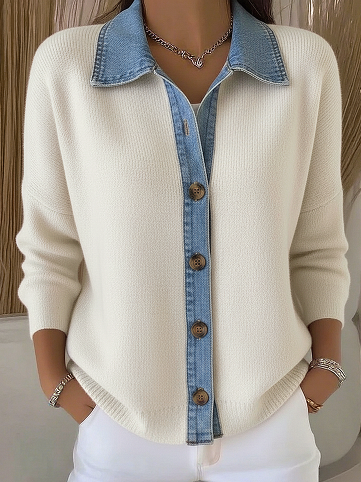 Cárdigan elegante de mujer con cuello polo y modernos parches de denim, ideal para un estilo casual chic y abrigador.