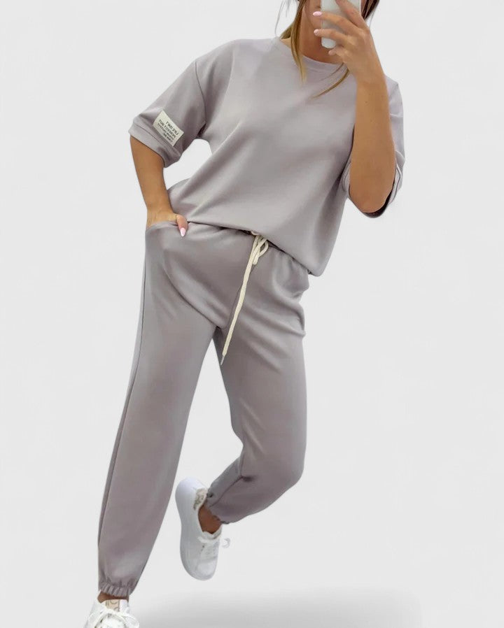 Conjunto de dos piezas para mujer, estilo casual y cómodo, perfecto para el verano.