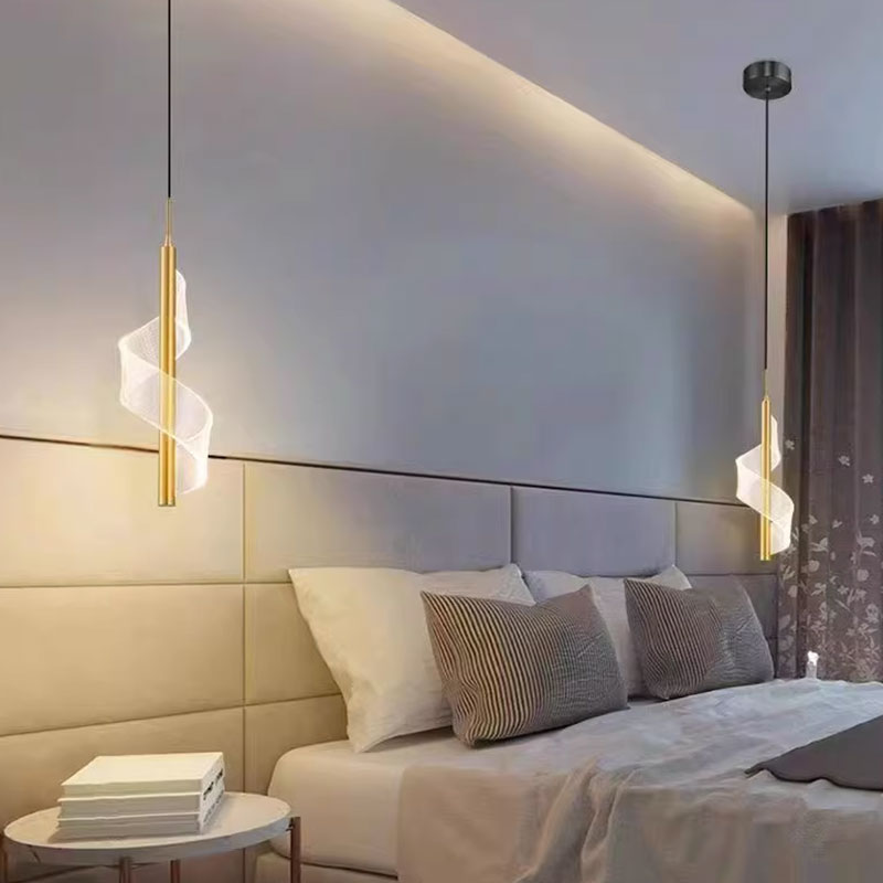 Luz decorativa LED colgante en diseño espiral para oficinas o comedores modernos.