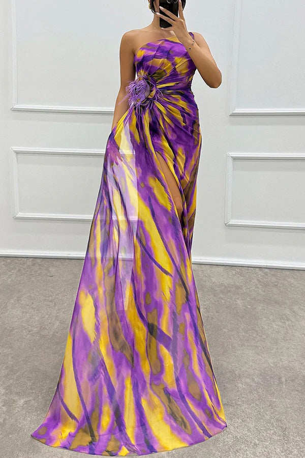 Vestido de fiesta cian asimétrico para mujer. Largo y con abertura atrevida, ideal para invitada.