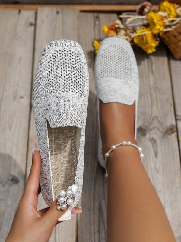 Mocasines ortopédicos para mujer en color gris. Ligeros y casuales, perfectos para el verano.