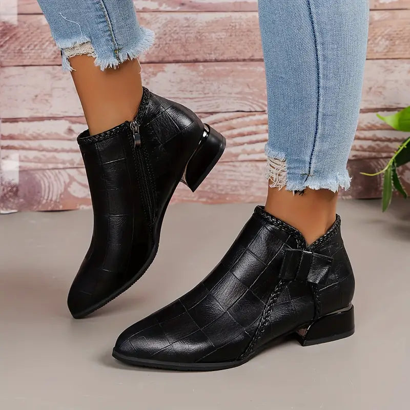 Botines de tacón bajo cómodos para mujer, perfectos para moda de otoño e invierno. Estilo femenino y moderno.