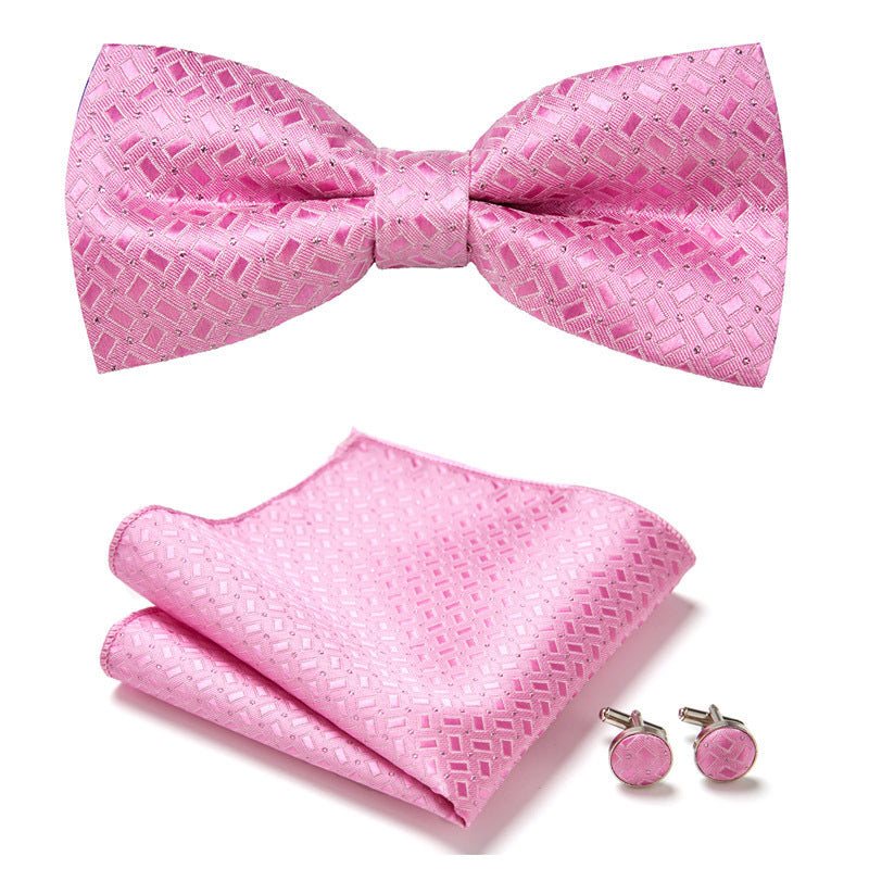 Gemelos redondos con diseño floral, un toque de sofisticación masculina. [[lstfy-media:18]]