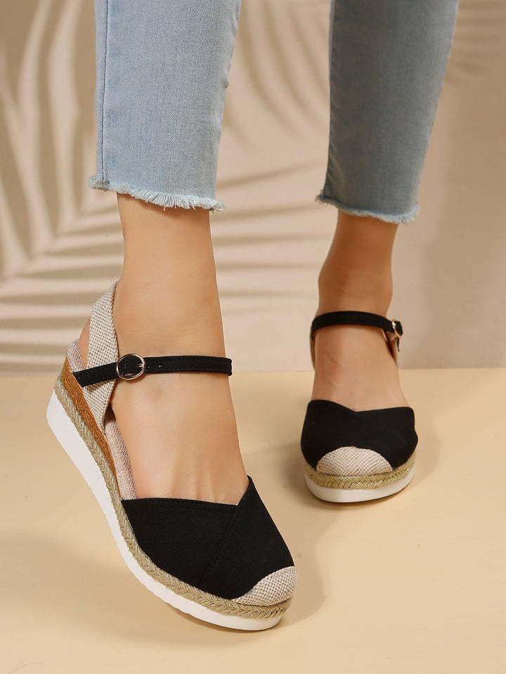 Sandalias casuales de cuña para mujer, punta cerrada con detalle de hebilla, confort y estilo.