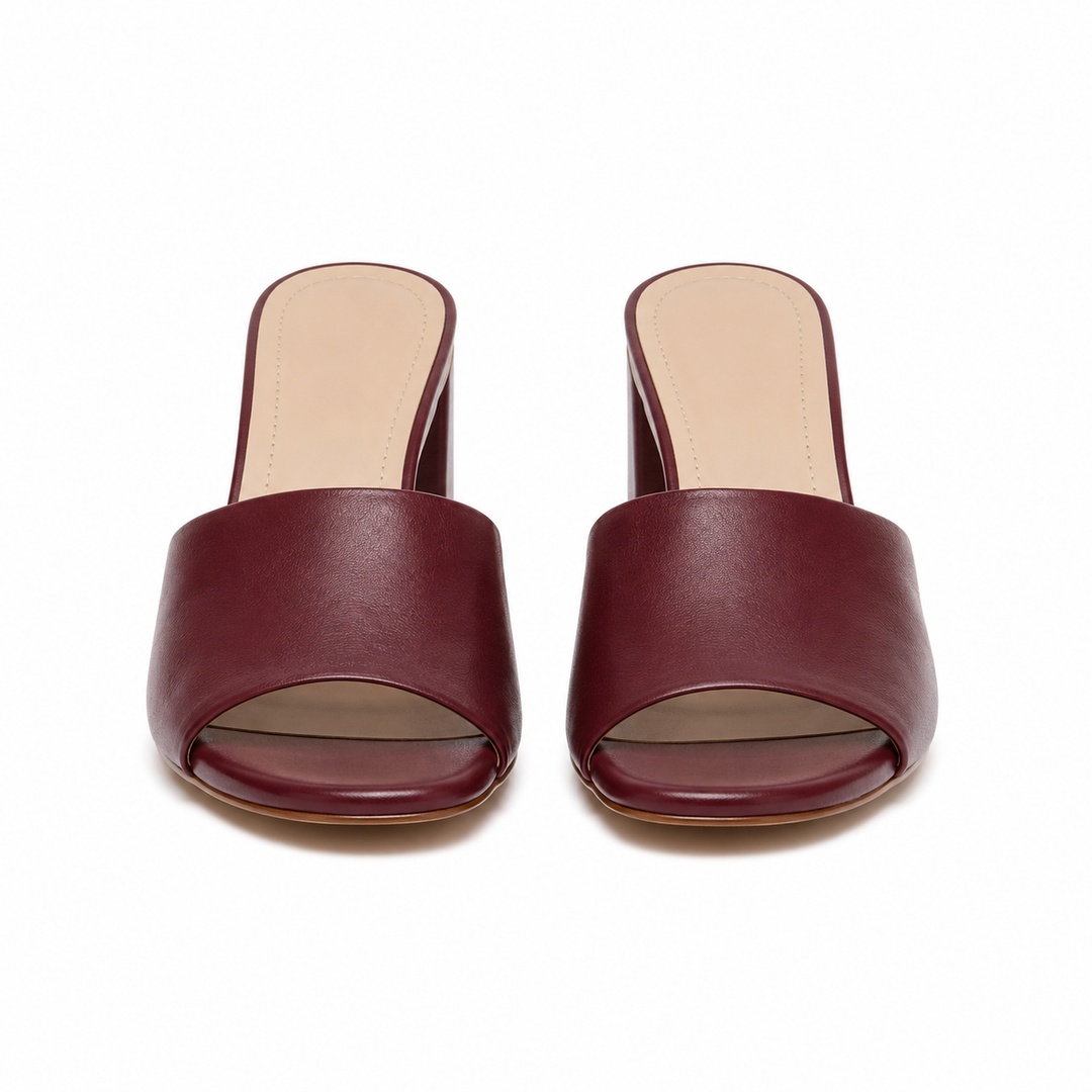 Sandalias burdeos elegantes para mujer, perfectas para el verano. Calzado chic y cómodo de moda femenina.