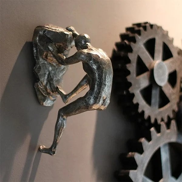 Decoración audaz: escultura 3D de escalador para pared, arte moderno en resina.