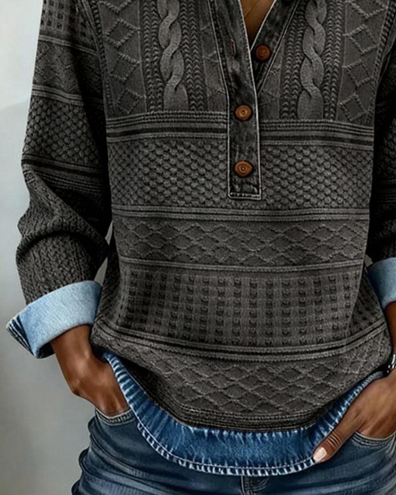 Sudadera de moda masculina, cómoda y texturizada, con cuello denim y medio botón. Ideal casual.