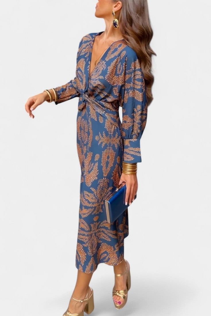 Vestido maxi Elara para mujer con escote en V y nudo estilizador. Moda femenina elegante para primavera y verano.