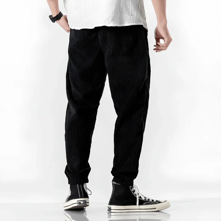Pantalones casuales para hombre, diseño moderno y ajuste perfecto. Comodidad y estilo para cualquier actividad diaria.