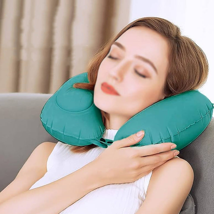 Almohada de viaje inflable gris unisex, compacta y portátil, ideal para soporte cervical y descanso en vuelos o coche.