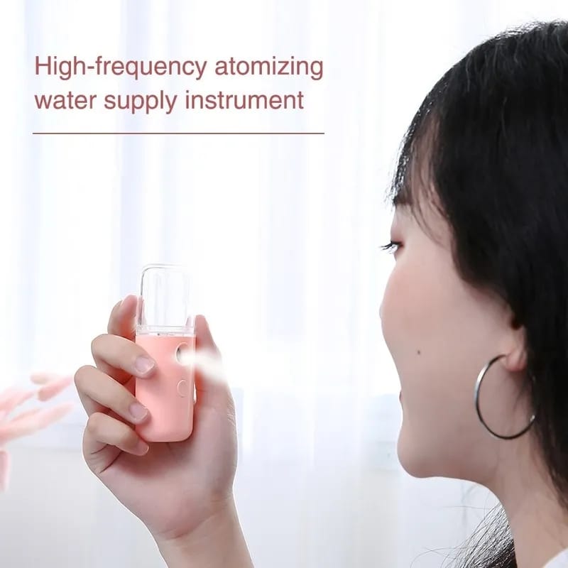 Dispositivo humidificador facial portátil para belleza y cuidado de la piel. Ofrece frescura e hidratación profunda.