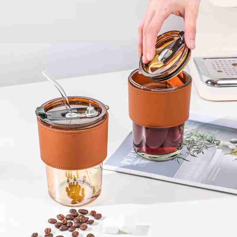 Vaso de café de vidrio ecológico y reutilizable con pajita y tapa, 450 ml, opción sostenible para llevar.