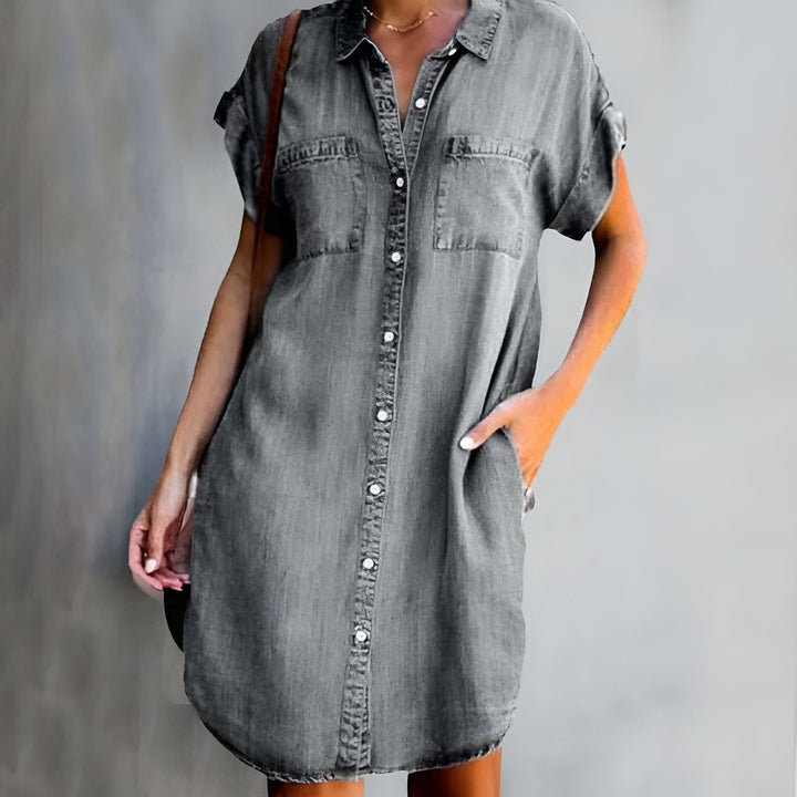 Moda femenina: vestido camisero SOLEA casual-elegante con botones. Perfecto para oficina o estilo diario.