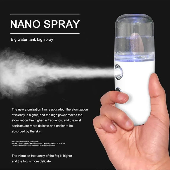 Spray hidratante facial y corporal portátil con carga USB. Refresca y cuida tu piel en cualquier lugar.
