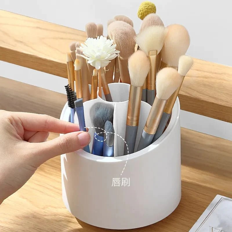 Organizador de maquillaje 360° con tapa, ideal para almacenar y acceder fácilmente a tus brochas y cosméticos.