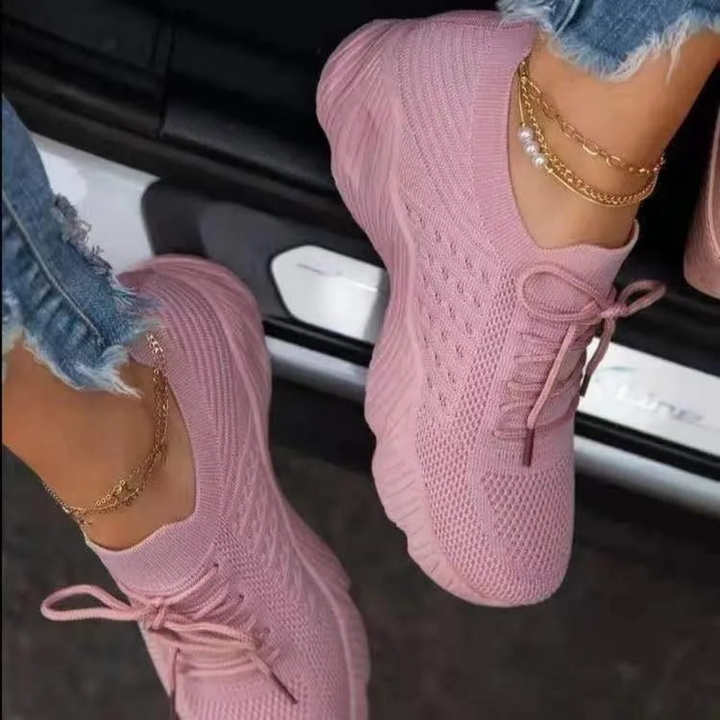 Zapatillas de verano para mujer con suela cómoda y diseño ligero, ideales para largas caminatas.