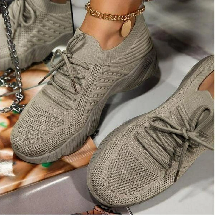 Zapatillas de mujer ligeras y transpirables, perfectas para el verano. Calzado casual y cómodo.