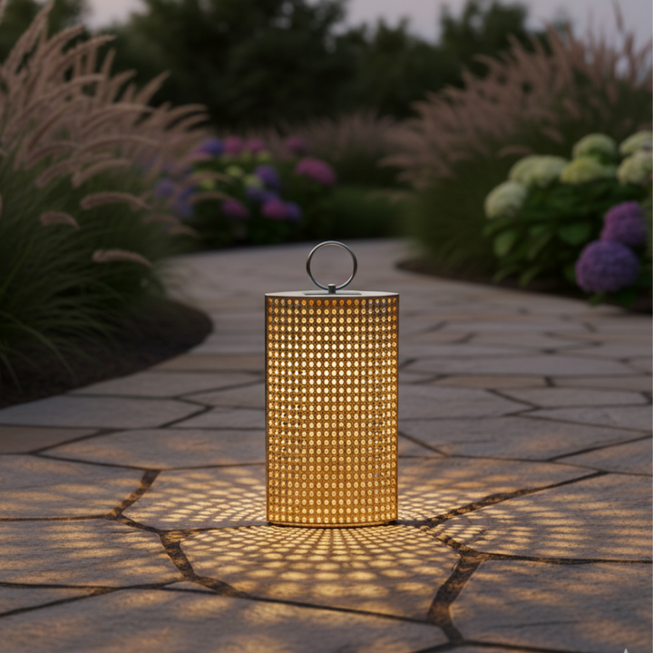 Luces de jardín solares LED, resistentes al agua y de fácil instalación.