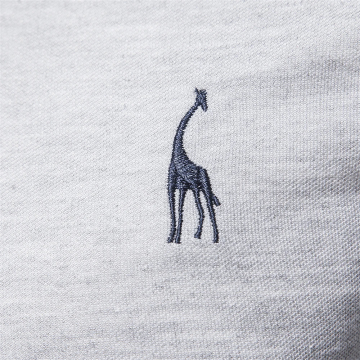 Polo casual de hombre, manga larga y ajuste entallado. Ideal para outfits de otoño e invierno.