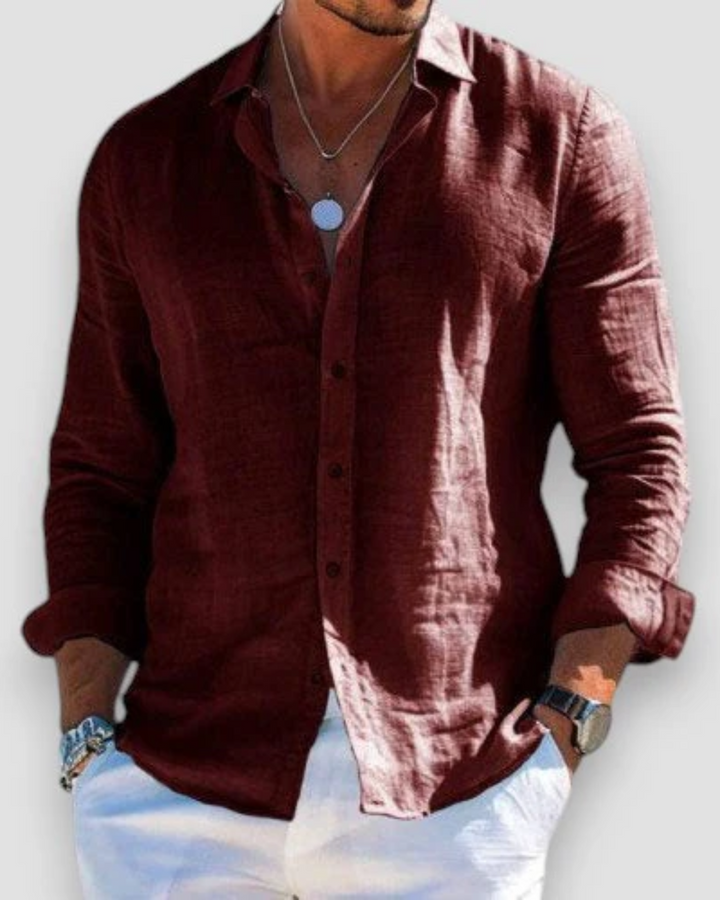 Camisa de hombre de tejido ligero, ofrece elegancia fresca para el estilo diario masculino.