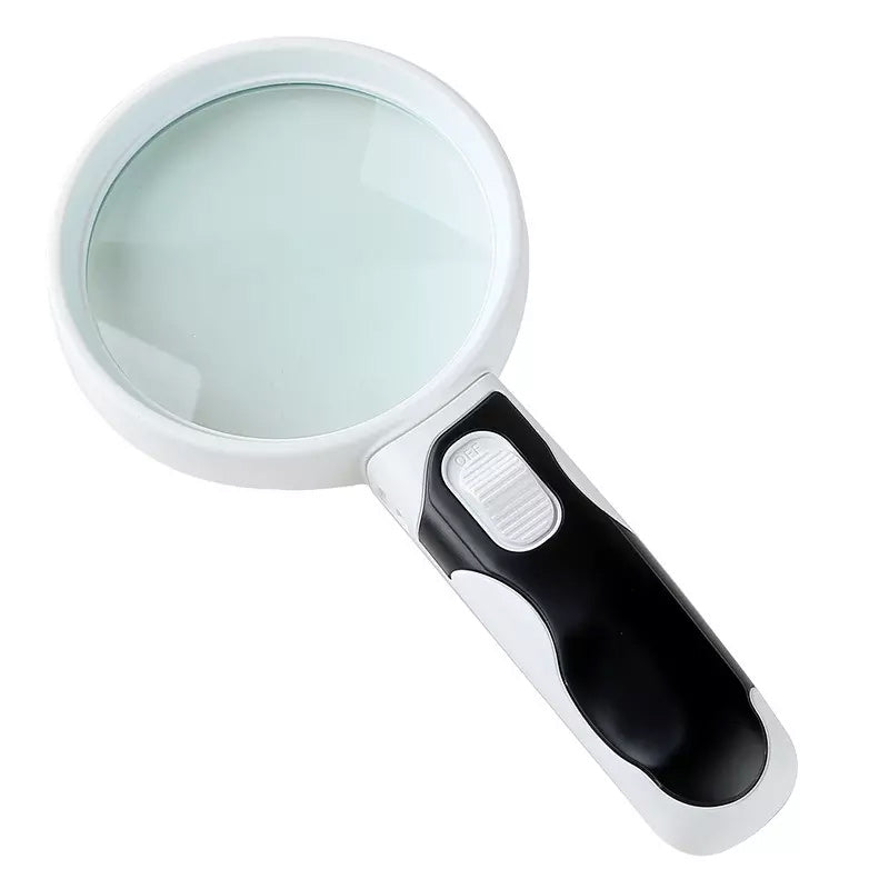 Práctica lupa 20X con luz LED para lectura. Un regalo útil para personas con visión reducida.