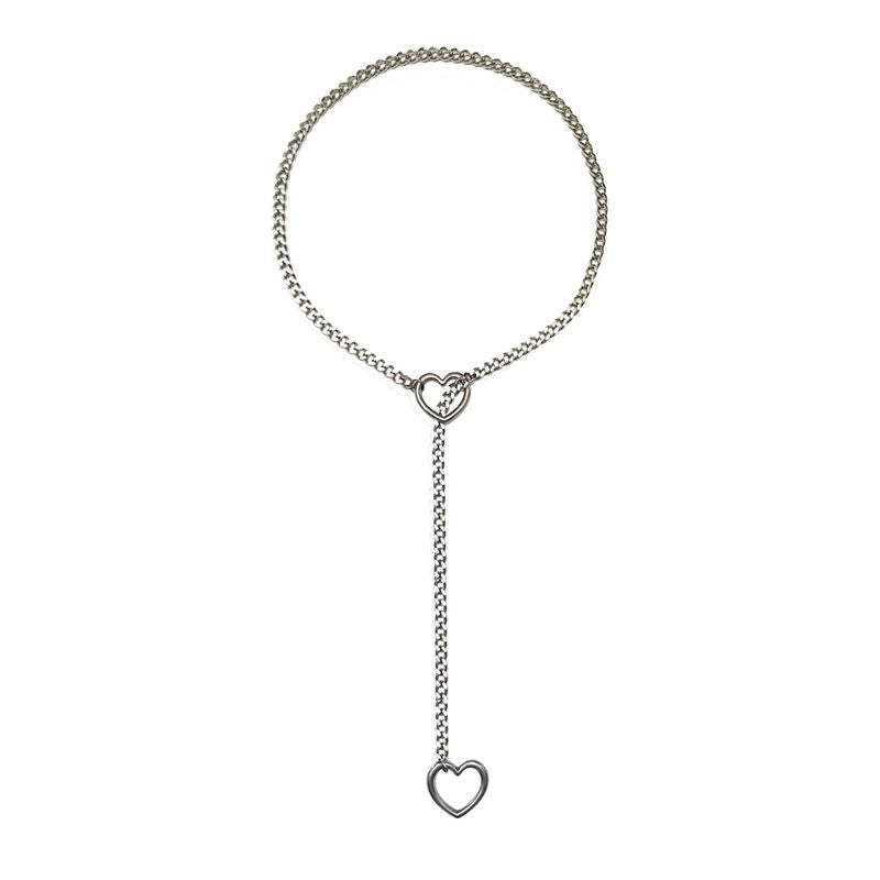 Collar de declaración gótico punk con corazón para mujer. Joyería audaz de estilo alternativo, accesorio de moda impactante.
