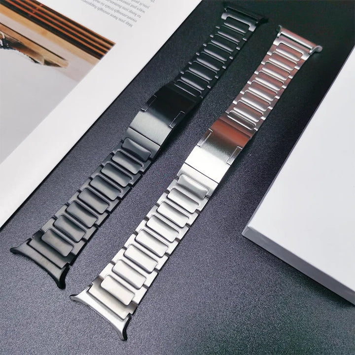 Correa de reloj inteligente 47mm en titanio premium, ligera y duradera para uso diario.