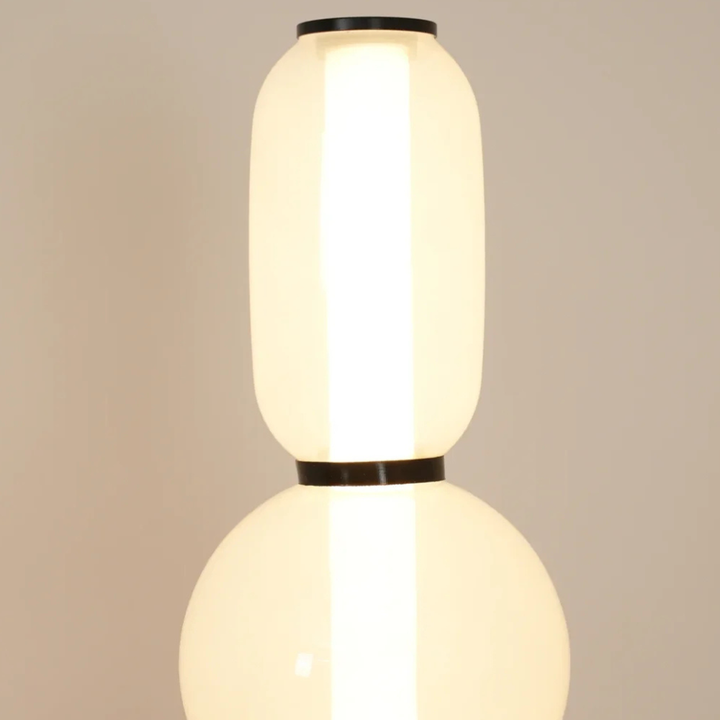 Lámpara LED Solenne para dormitorio, diseño elegante y luz ambiental. Estilo contemporáneo.