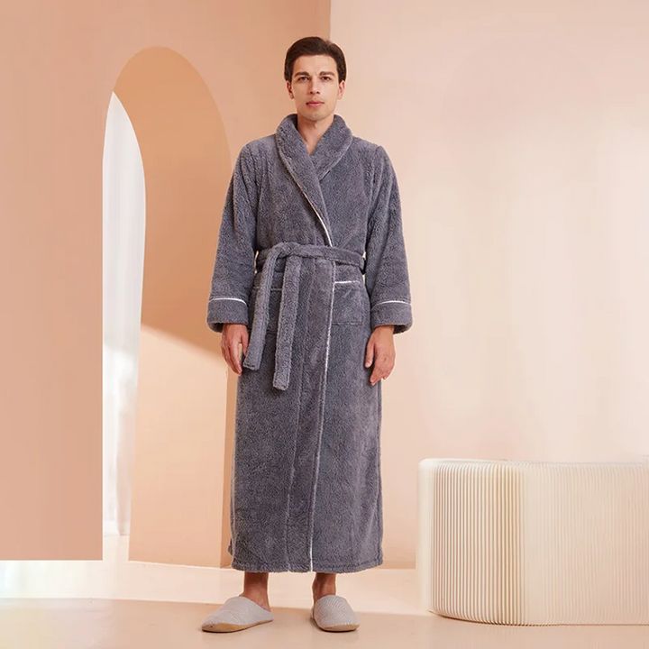 Bata de invierno en franela suave y acogedora, modelo unisex para el relax.
