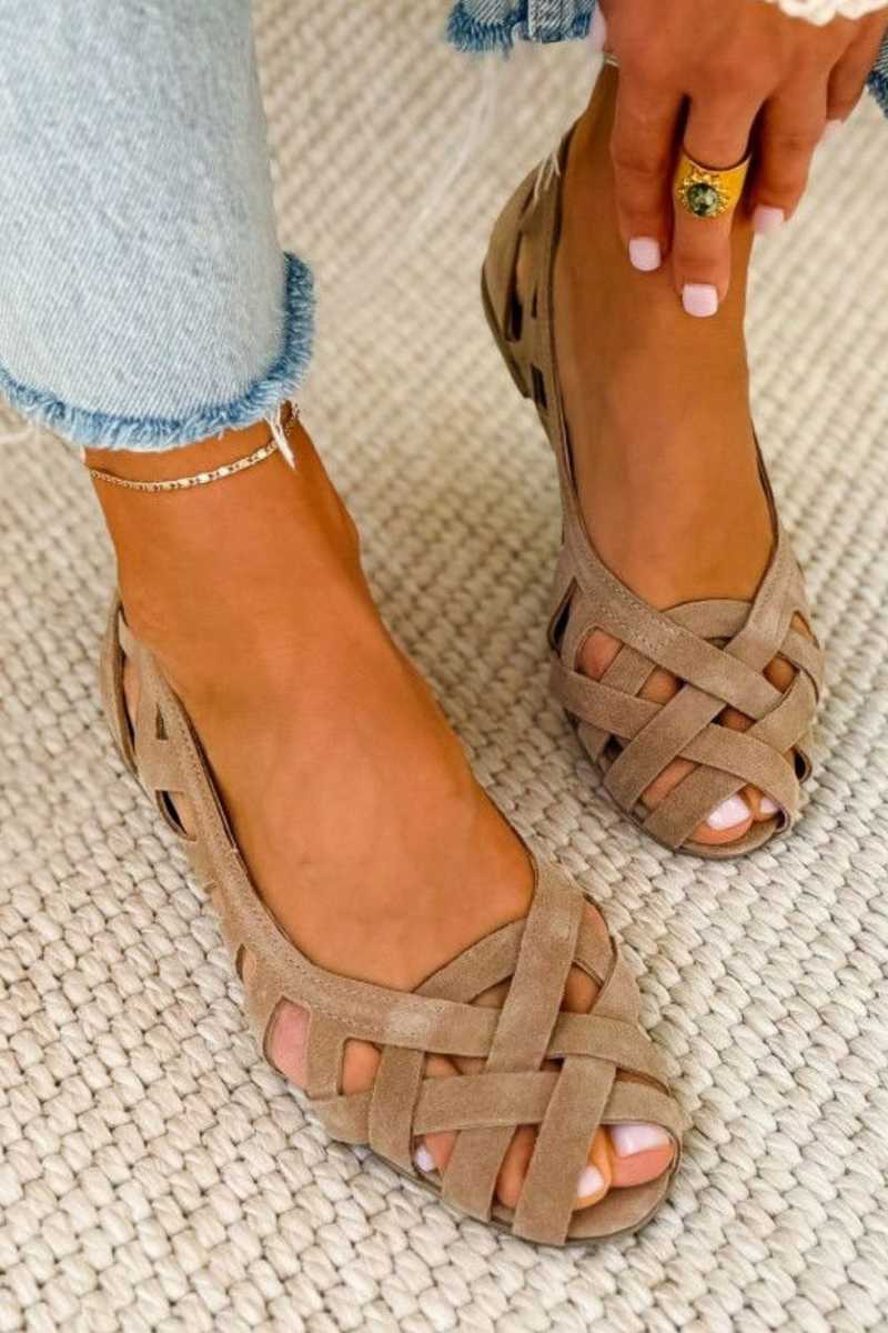 Sandalias planas trenzadas para mujer, estilo casual y comodidad veraniega. Perfectas para el verano.