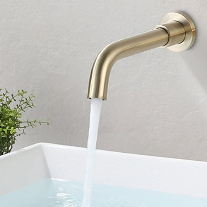 Grifo dorado para baño, monomando de pared, lujo y sofisticación.