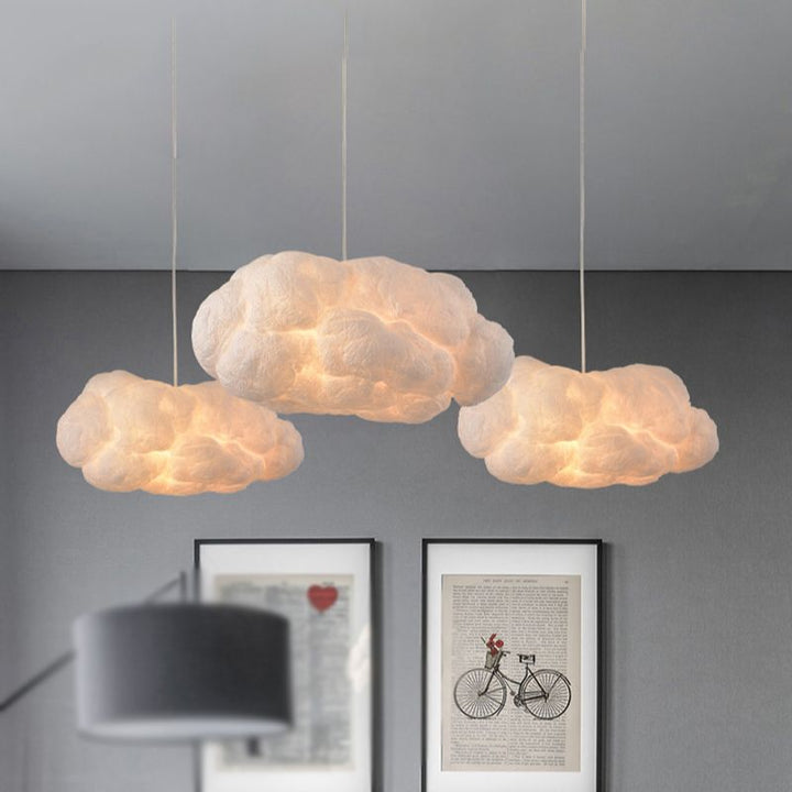 Moderna lámpara de techo LED blanca estilo nube. Iluminación eficiente para el hogar con diseño en PVC y algodón.