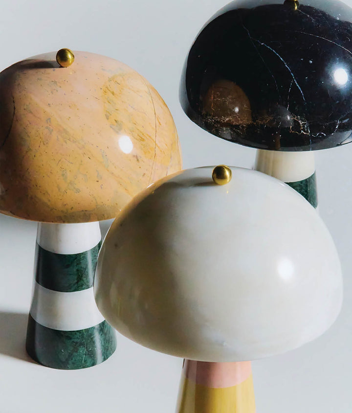 Lámpara de mesa de mármol, diseño orgánico, toque moderno y clásico para iluminación del hogar.