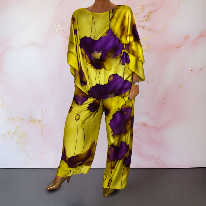 Detalle de textura suave del conjunto de satén para mujer. Ropa fluida y cómoda, perfecta para moda elegante y versátil.