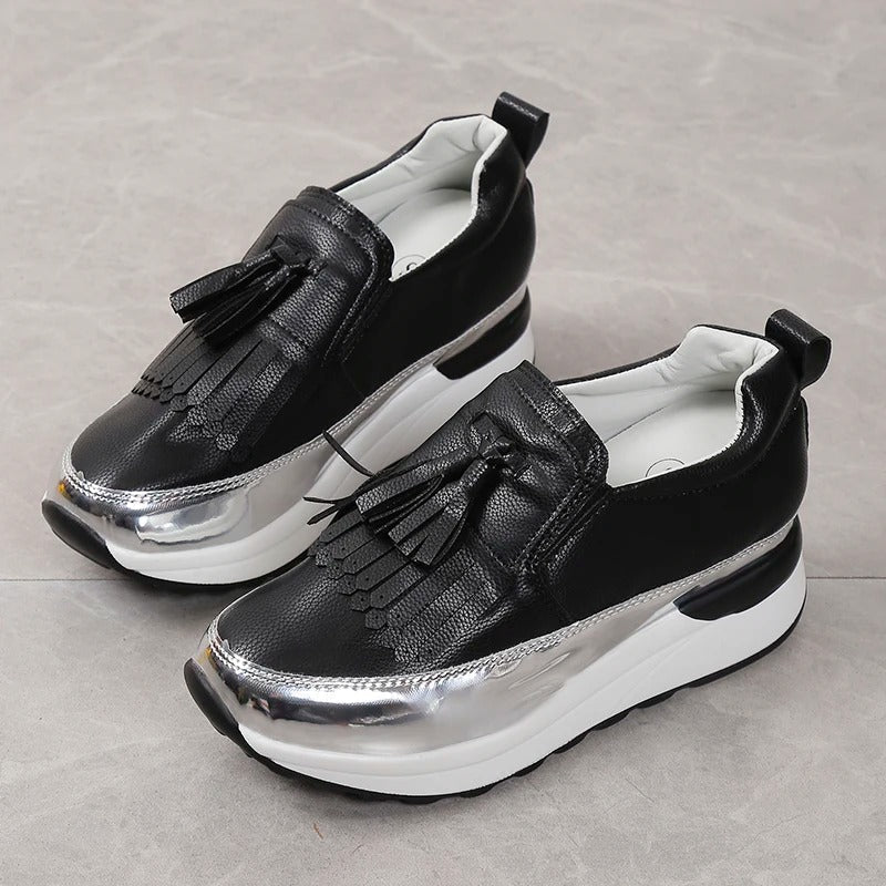 Zapatillas SERALIA urbanas de mujer con flecos vibrantes y plataforma, moda de verano casual.