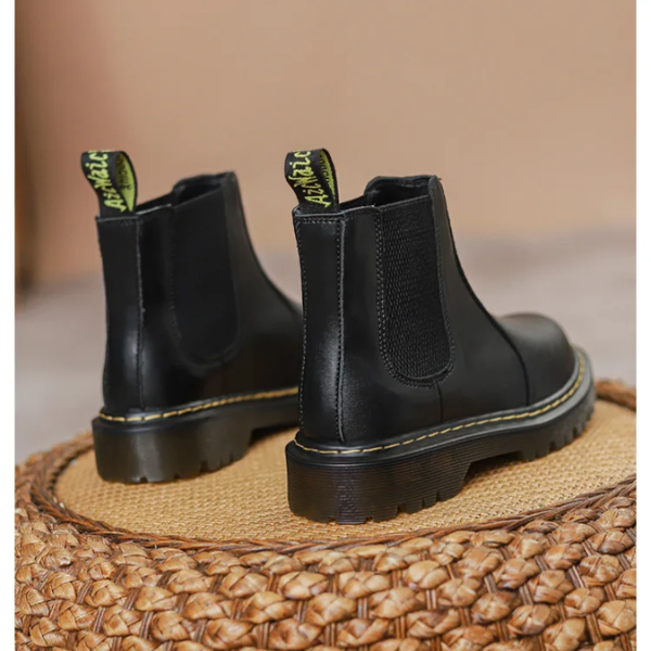 Botas Chelsea femeninas, un ícono de la moda. Perfectas para un estilo casual y diario con suela segura.